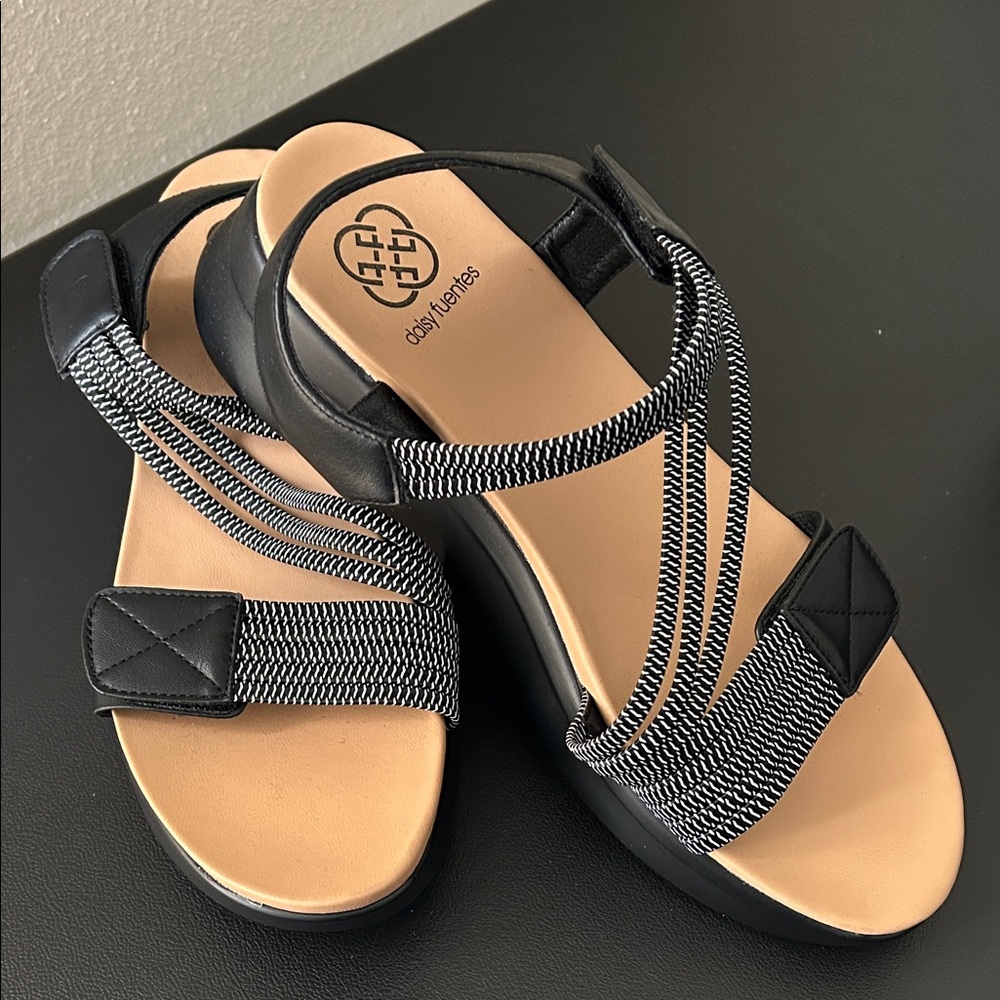 Daisy Fuentes Monochrome Braided Sandals